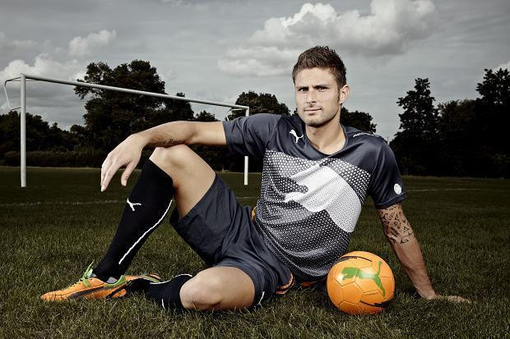 替补登场攻入1球，李嗣镕完成个人中超生涯首秀（替补出场即破门，李嗣镕迎来中超处子秀）