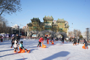 曼晚：续约奥赖利，曼城正通过新老交替来实现俱乐部长期愿景（曼晚：曼城与奥赖利续约，以新老更替推进俱乐部长期蓝图）