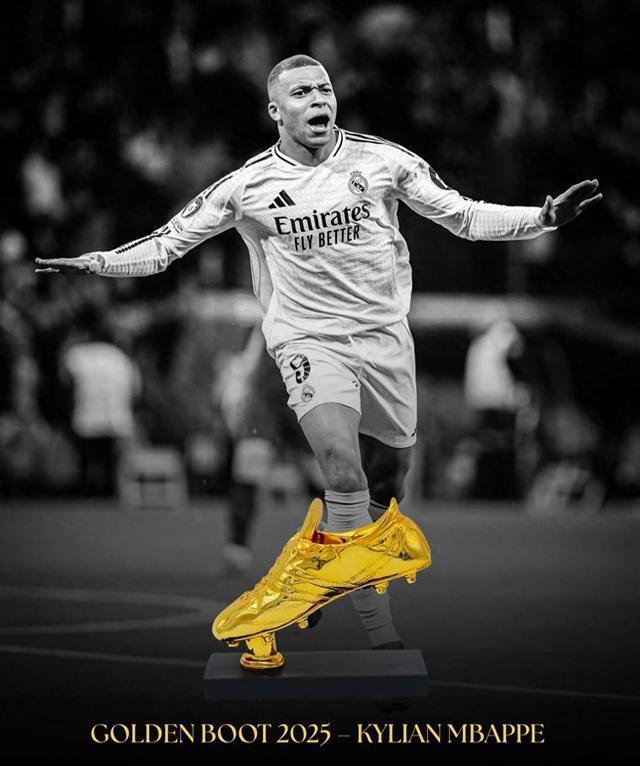 每体：莱万希望留在巴萨，并重新获得因费兰崛起而失去的主力位置（每体：莱万愿留巴萨，力争夺回被费兰崛起抢走的主力位置）