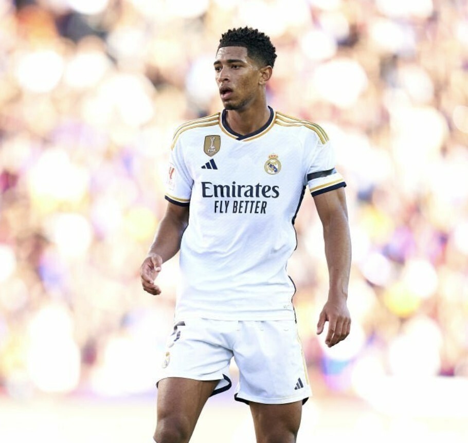 意媒：莱奥缺席米兰合练无缘出战萨索洛，弗法纳有望本轮复出（意媒：弗法纳有望本轮复出，莱奥因缺席米兰合练或无缘战萨索洛）