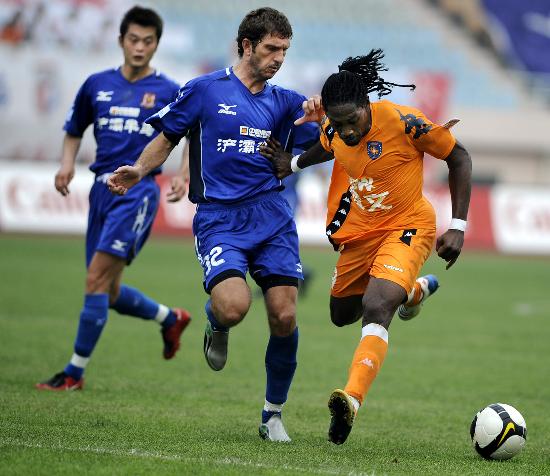 F1实时积分榜：诺里斯领先皮亚斯特里22分，领先维斯塔潘25分（F1最新积分榜：诺里斯以22分甩开皮亚斯特里，领先维斯塔潘25分）