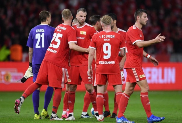 欧冠冠军、世界冠军&前枪手球探：本周寿星“野兽”卡伦布（本周寿星“野兽”卡伦布：欧冠与世界杯双冠得主，前阿森纳球探）