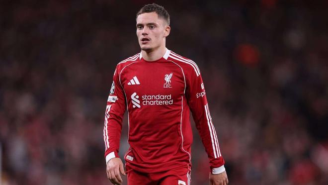 电讯报：切尔西为帕尔默定制特殊战靴，保护受伤脚趾助其康复（电讯报：切尔西为帕尔默打造专属护趾战靴，助其脚趾伤势康复）