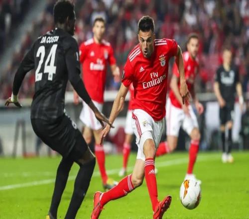 第二节发力！西亚卡姆半场11中5，得到12分7板2助2断（西亚卡姆次节爆发：半场11投5中，拿下12分7板2助2断）