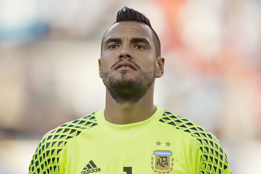 佩杜拉：米兰冬窗买后卫盯上迪萨西，同时也评估聚勒等人选（佩杜拉：米兰冬窗补强后防锁定迪萨西，聚勒等人亦在考察名单）