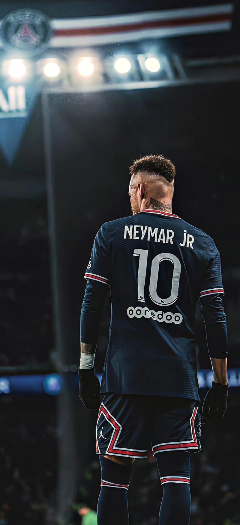 皇马球员身价虚高？居莱尔9000万欧引争议 德转解释贝林身价过高（皇马身价被高估？居莱尔9000万欧惹争议，德转回应贝林厄姆估值偏高）