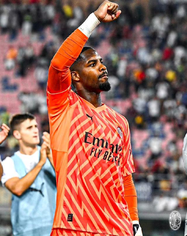 意媒：贡多齐可能在冬窗离开拉齐奥，标价至少3000万欧元（意媒：贡多齐或将冬窗离开拉齐奥，标价不低于3000万欧元）