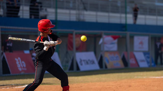 再换一个角度看看浩克的任意球！（换个视角再看浩克的任意球！）