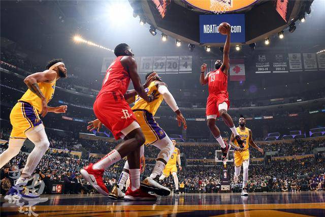 阿森纳和拜仁本赛季欧冠都没落后过，拜仁领先时长最长（欧冠本季阿森纳与拜仁均未落后，拜仁领跑时长居首）