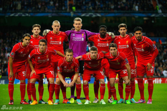 防线漏洞频出 对手屡屡冲击（防守屡现破绽 对手频频冲击）