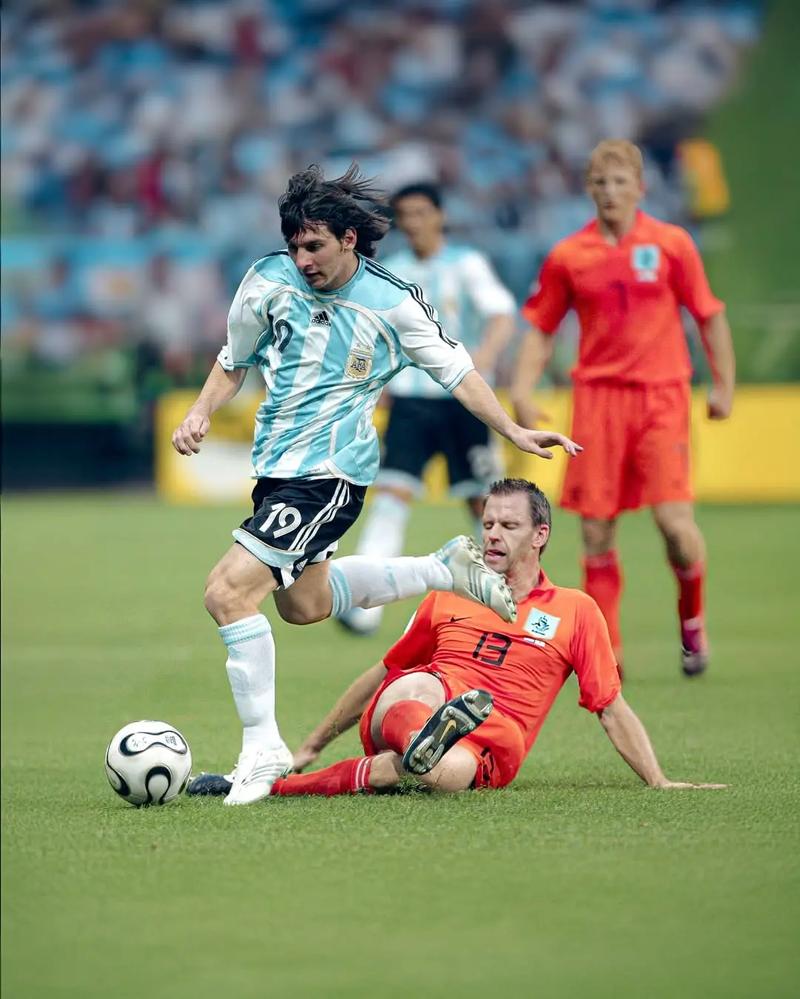 3战全胜！杨舒予9助攻卫冕冠军广东女篮大胜浙江 周琪22+6三分（广东女篮三连胜！卫冕冠军大胜浙江 杨舒予送出9助攻 周琪砍22分飙6记三分）