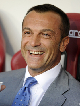 莱比锡6-0大胜法兰克福，迪奥曼德戴帽，鲍姆加特纳一射两传（莱比锡6-0横扫法兰克福，迪奥曼德上演帽子戏法，鲍姆加特纳一射两传）