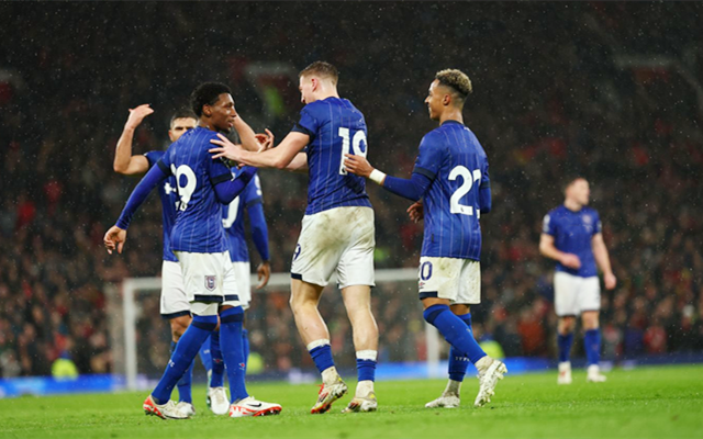 半场战报：多特1-1博德闪耀，布兰特建功，阿里萨米扳平（半场速递：多特1-1博德闪耀，布兰特破门，阿里萨米扳平）